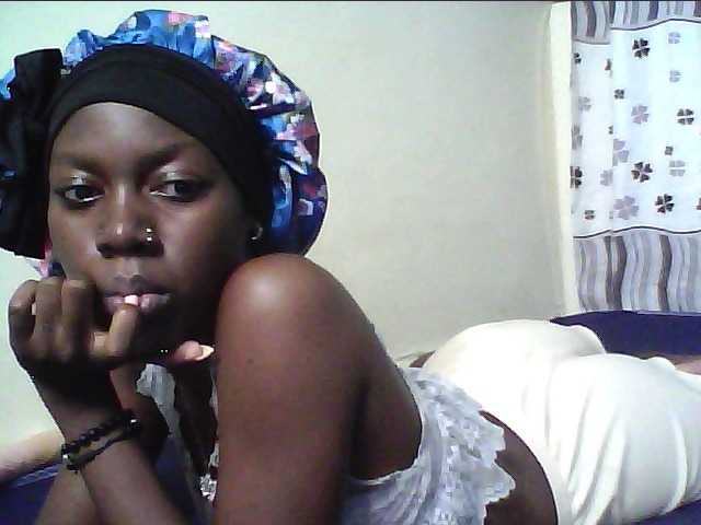 cute-lotty live cam on BongaCams