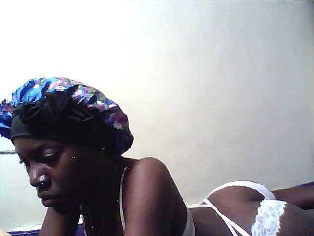 cute-lotty live cam on BongaCams