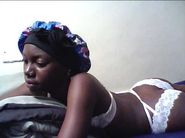 cute-lotty live cam on BongaCams