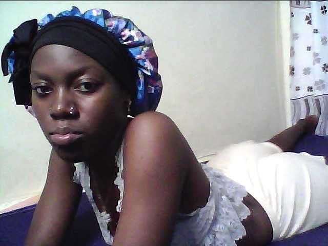 cute-lotty live cam on BongaCams