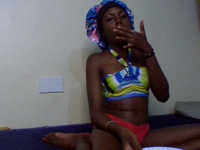 cute-lotty live cam on BongaCams