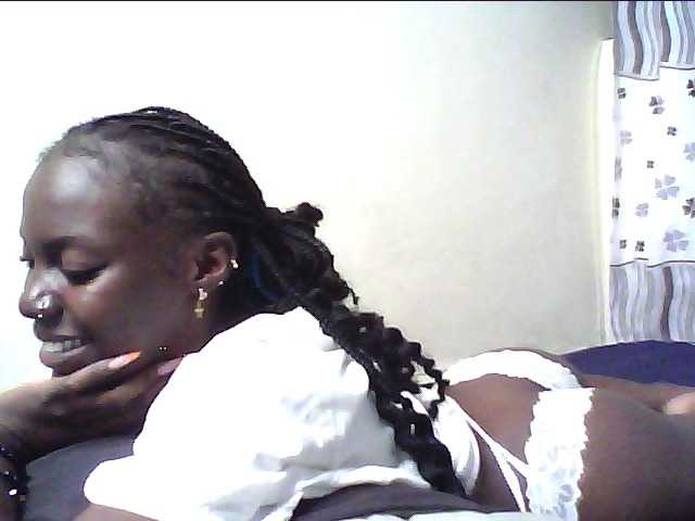cute-lotty live cam on BongaCams