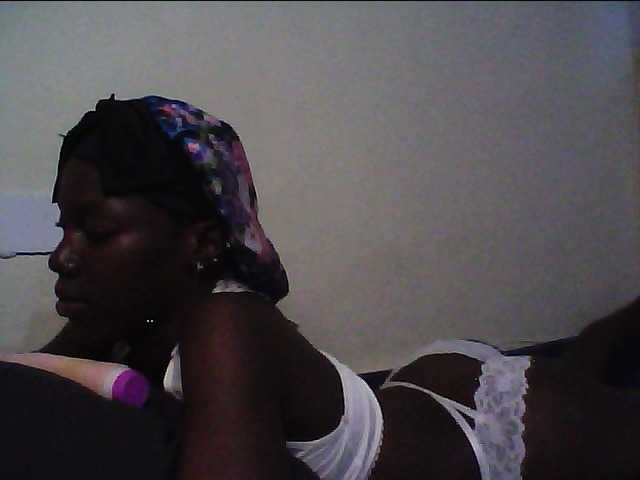 cute-lotty live cam on BongaCams