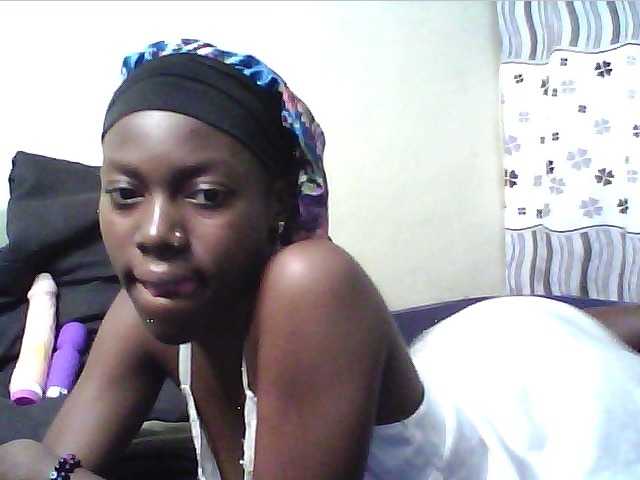 cute-lotty live cam on BongaCams