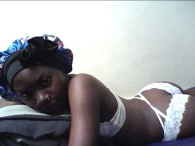 cute-lotty live cam on BongaCams