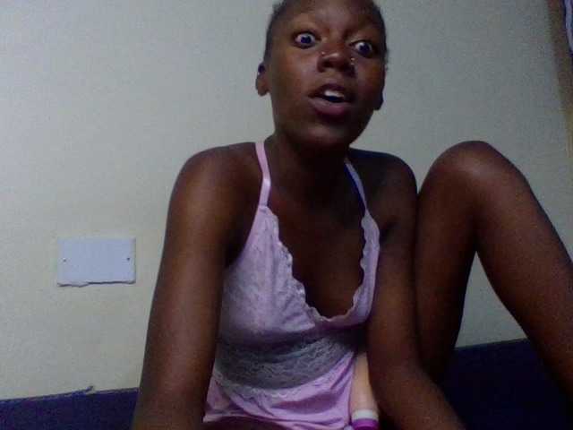 cute-lotty live cam on BongaCams