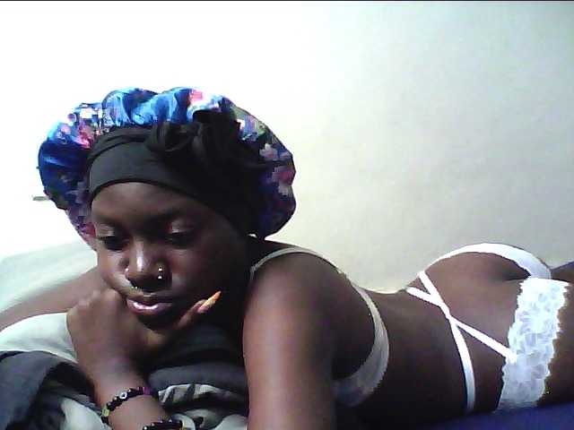 cute-lotty live cam on BongaCams