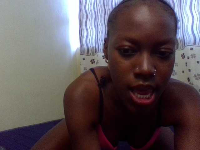 cute-lotty live cam on BongaCams