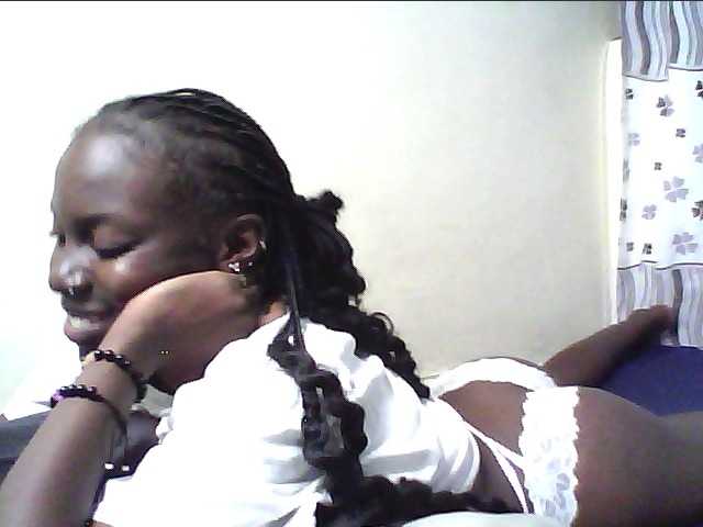 cute-lotty live cam on BongaCams