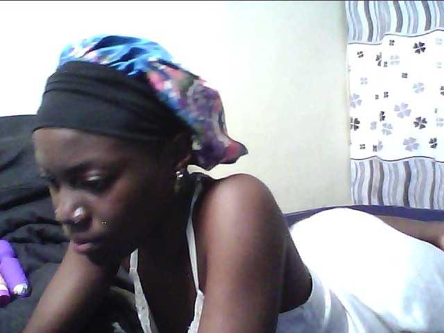 cute-lotty live cam on BongaCams