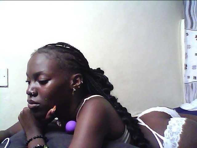 cute-lotty live cam on BongaCams