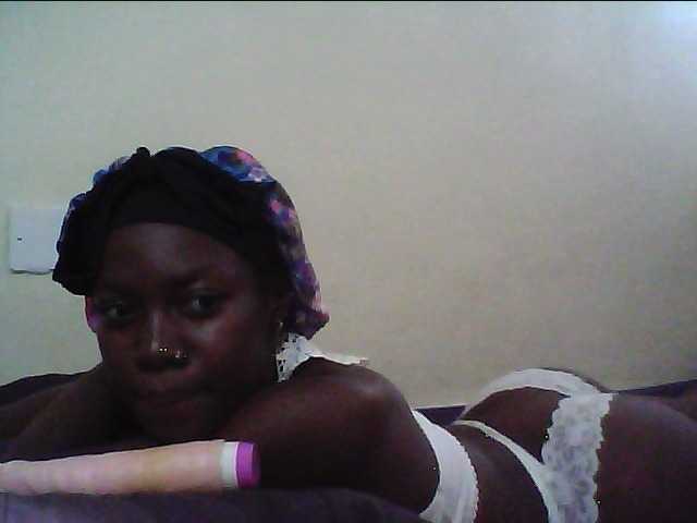 cute-lotty live cam on BongaCams