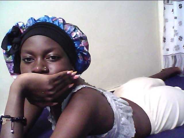 cute-lotty live cam on BongaCams
