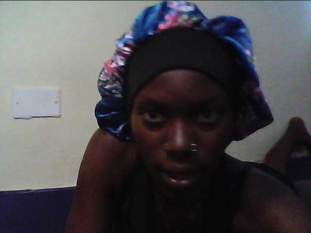 cute-lotty live cam on BongaCams