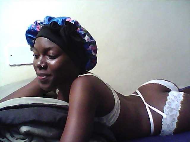cute-lotty live cam on BongaCams