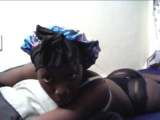 cute-lotty live cam on BongaCams
