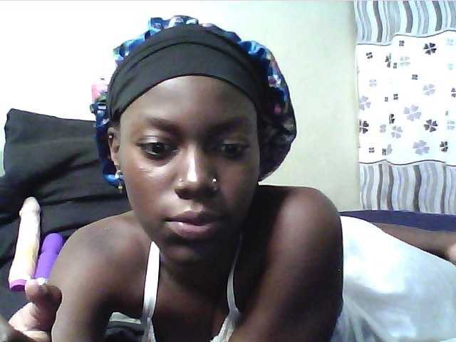 cute-lotty live cam on BongaCams
