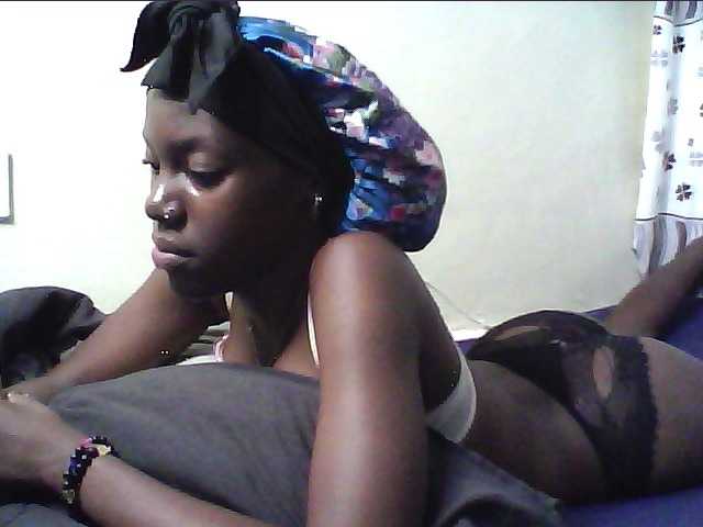 cute-lotty live cam on BongaCams
