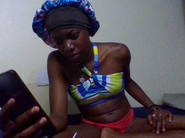 cute-lotty live cam on BongaCams