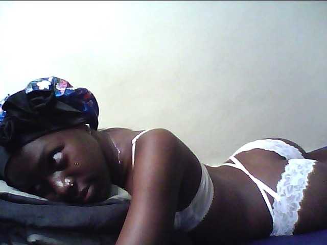 cute-lotty live cam on BongaCams