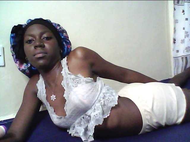 cute-lotty live cam on BongaCams