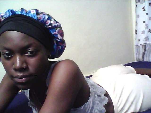 cute-lotty live cam on BongaCams