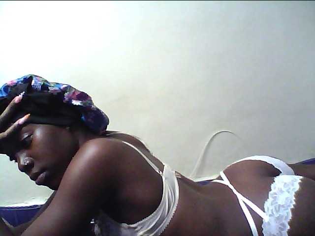cute-lotty live cam on BongaCams