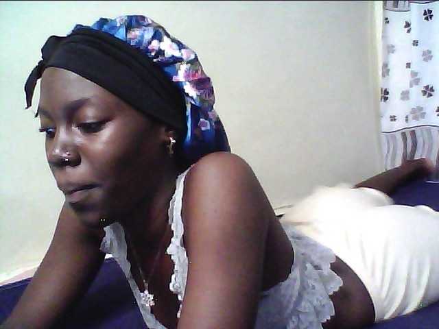 cute-lotty live cam on BongaCams