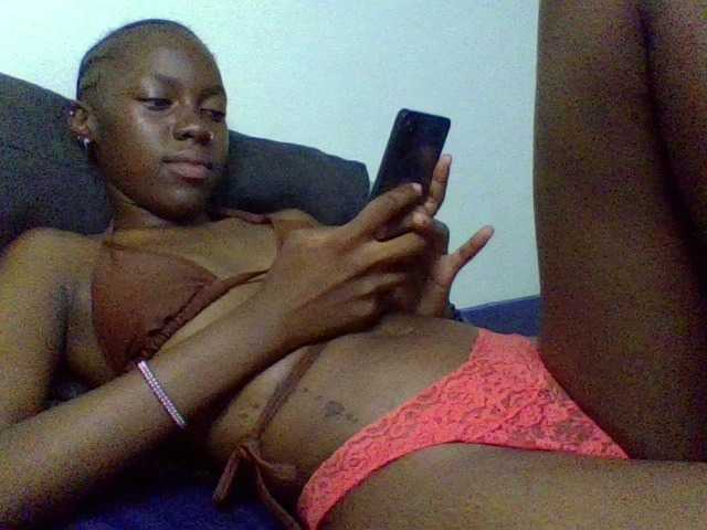 cute-lotty live cam on BongaCams