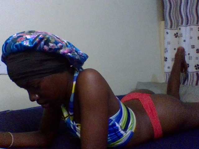 cute-lotty live cam on BongaCams