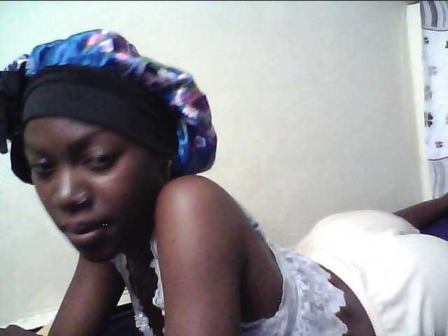 cute-lotty live cam on BongaCams