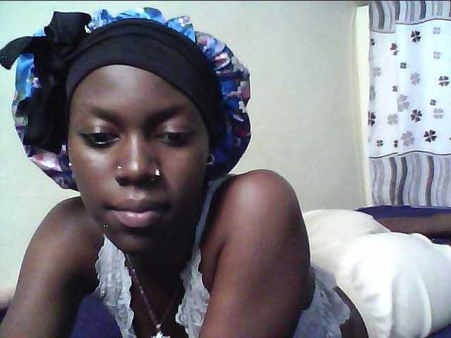 cute-lotty live cam on BongaCams