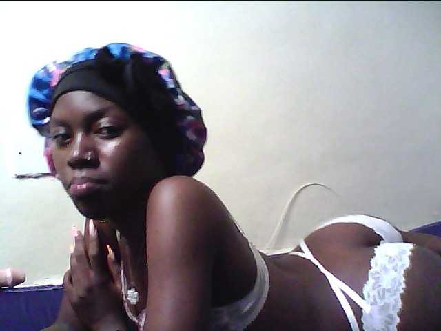 cute-lotty live cam on BongaCams