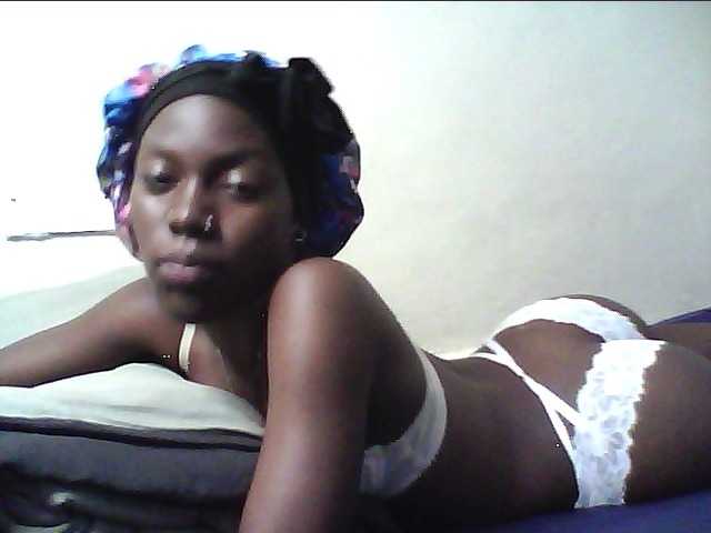 cute-lotty live cam on BongaCams