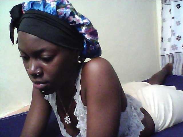 cute-lotty live cam on BongaCams