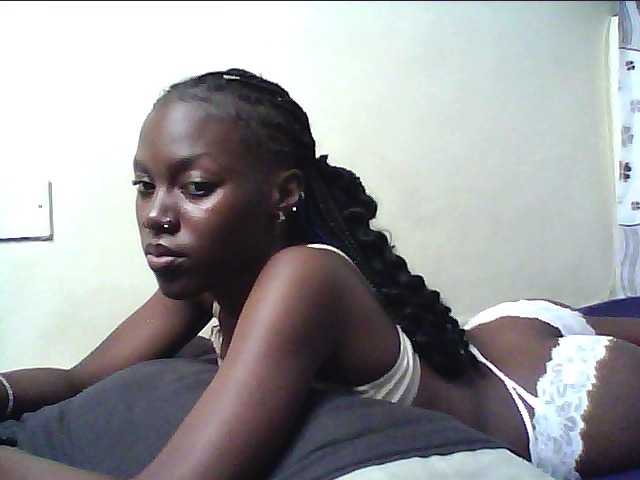 cute-lotty live cam on BongaCams