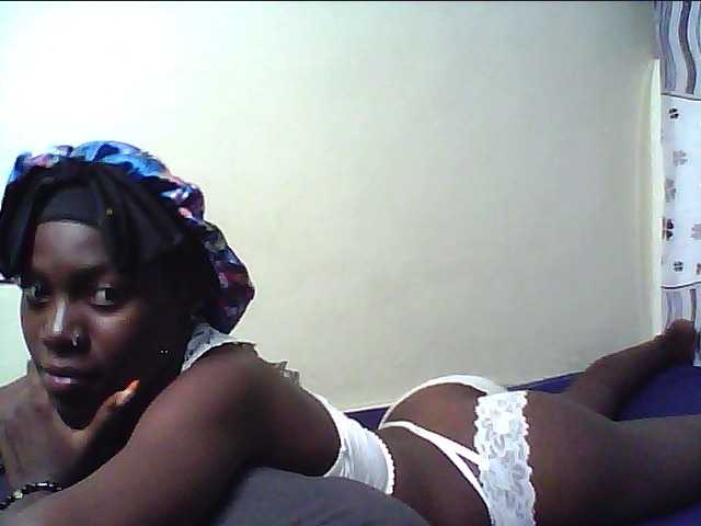cute-lotty live cam on BongaCams