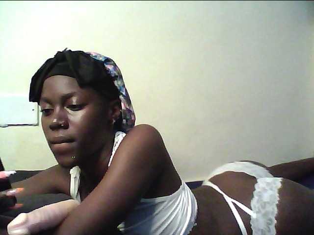 cute-lotty live cam on BongaCams