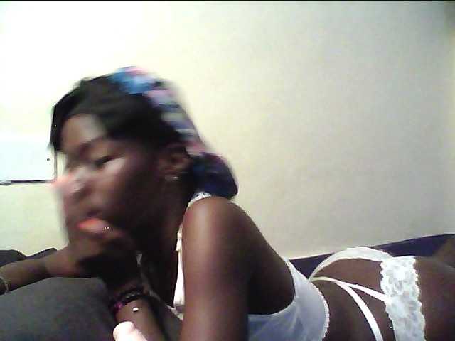 cute-lotty live cam on BongaCams