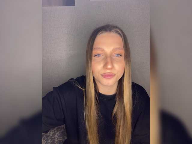 KamilaVen live cam on BongaCams