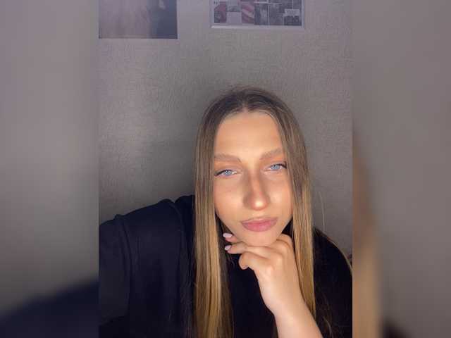 KamilaVen live cam on BongaCams