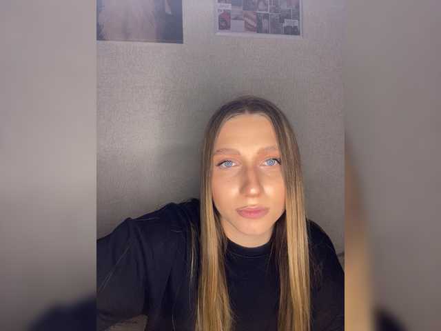 KamilaVen live cam on BongaCams