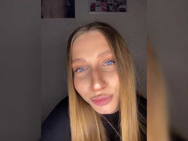 KamilaVen live cam on BongaCams