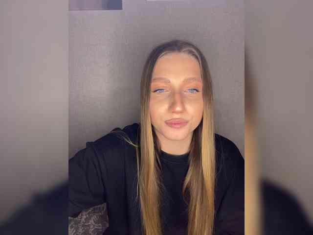 KamilaVen webcam