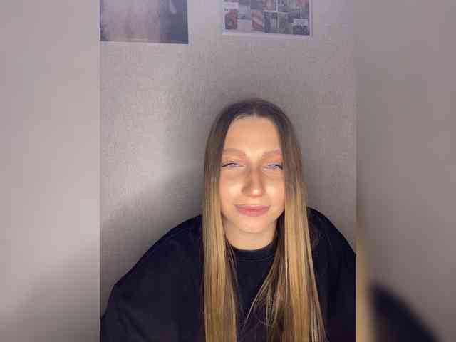 KamilaVen webcam