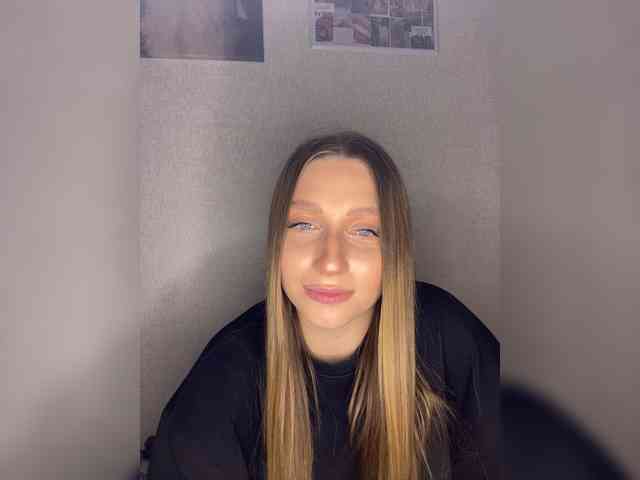 KamilaVen webcam