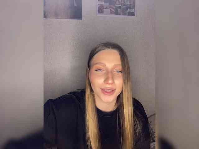KamilaVen webcam