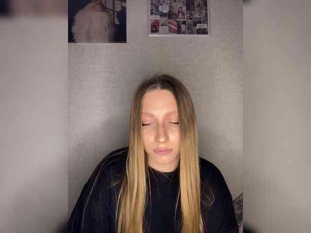 KamilaVen webcam