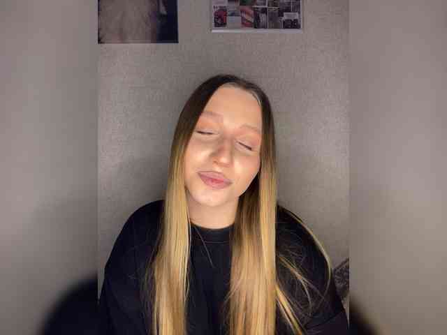 KamilaVen webcam