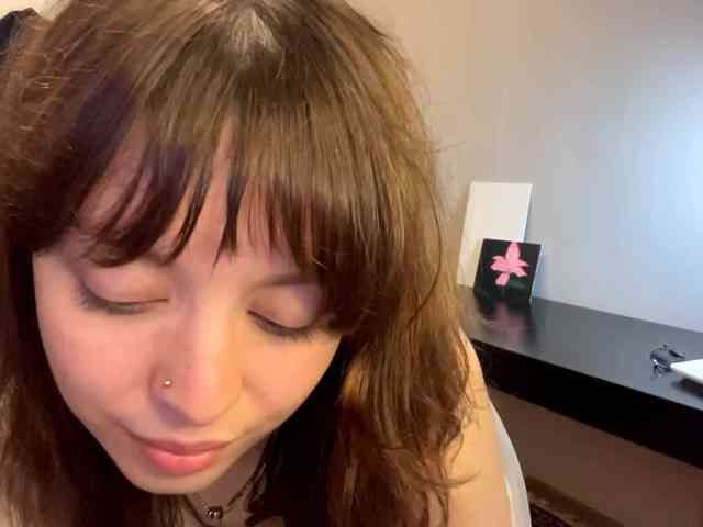 danitamura's live room